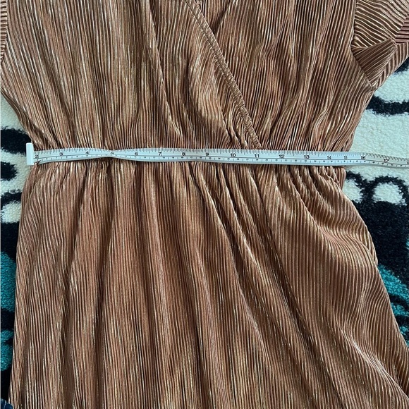 NWT See and Be Seen Arya Metallic Bronze Maxi Dress Size Medium - Picture 8 of 12